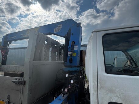 2006 Isuzu Forward (F-Series), белый, 2750000 рублей, вид 3
