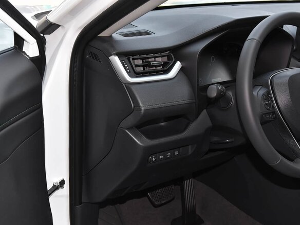 2025 Toyota RAV4 V (XA50), белый, 3950000 рублей - вид 11