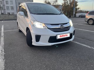 2014 Honda Freed I Рестайлинг 2, белый, 1380000 рублей, вид 2
