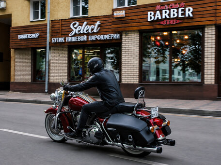 2008 Harley-Davidson Road King, красный, 999999 рублей, вид 1