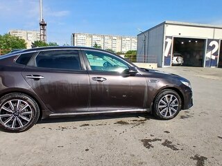 2018 Kia Optima IV Рестайлинг, коричневый, 1800000 рублей, вид 4