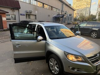 2010 Volkswagen Tiguan I, серебристый, 1700000 рублей, вид 4