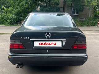 1995 Mercedes-Benz E-Класс 320 I (W124), чёрный, 400000 рублей, вид 3