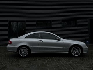2003 Mercedes-Benz CLK-Класс 320 II (W209), серебристый, 525000 рублей, вид 3