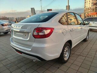 2026 Lada (ВАЗ) Granta I Рестайлинг, белый, 1098000 рублей, вид 5