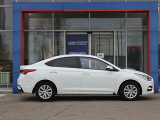 2019 Hyundai Solaris II, белый, 1400000 рублей, вид 4