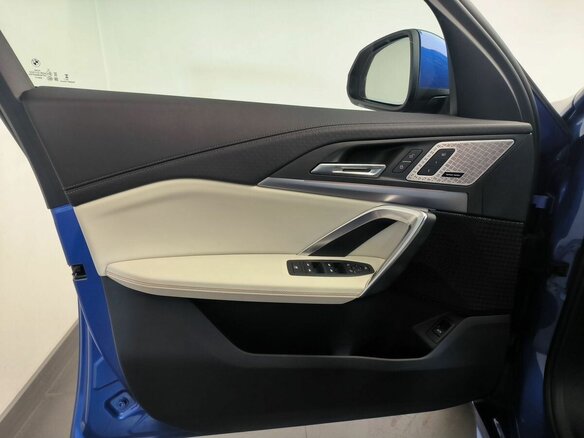2025 BMW X2 xDrive20i II (U10), синий, 6930000 рублей - вид 15