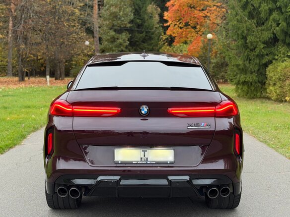 2020 BMW X6 M Competition III (F96), фиолетовый, 9600000 рублей - вид 4