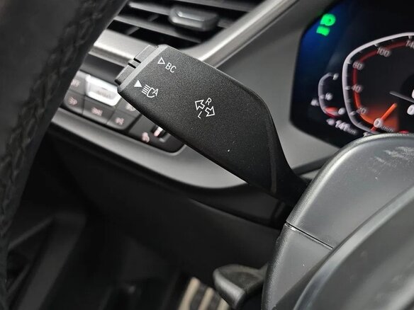 2022 BMW 1 серии 120i III (F40), чёрный, 4381237 рублей - вид 21