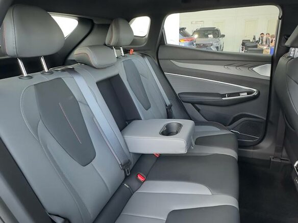2026 Geely Cityray, серебристый, 2954990 рублей - вид 12