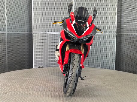 2023 Honda CBR 400R, красный, 677000 рублей, вид 3