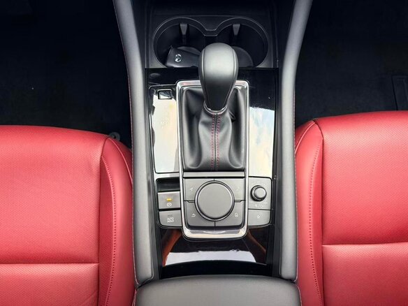 2025 Mazda 3 Axela IV (BP), серый, 1800000 рублей - вид 18