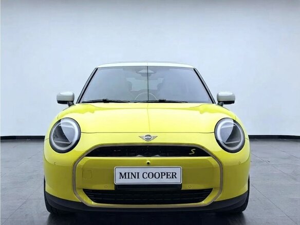 2025 Mini Hatch Cooper Electric SE IV (F65/F66/J01), жёлтый, 5540000 рублей - вид 1