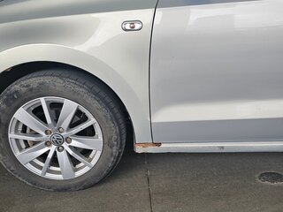 2015 Volkswagen Polo V, серебристый, 800000 рублей, вид 2