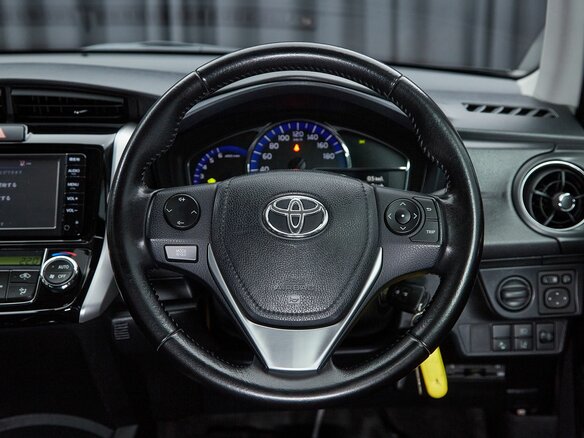 2015 Toyota Corolla Fielder XI (E160, E170, E180), чёрный, 1299000 рублей - вид 13
