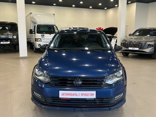 2018 Volkswagen Polo V Рестайлинг, синий, 1009000 рублей, вид 2