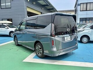 2024 Nissan Serena VI (C28), серебристый, 2400000 рублей, вид 4