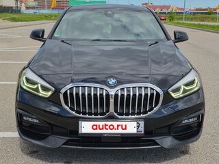 2021 BMW 1 серии 118i III (F40), чёрный, 2150000 рублей, вид 3