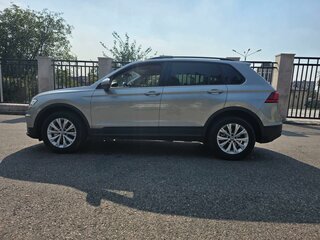 2020 Volkswagen Tiguan II, серый, 2400000 рублей, вид 2