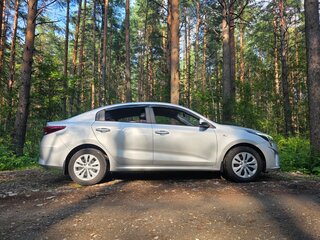2021 Kia Rio IV Рестайлинг, серый, 1489000 рублей, вид 5