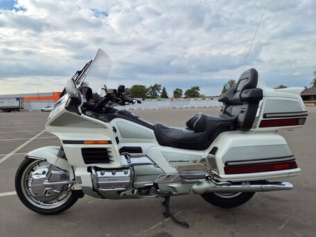 1999 Honda GL 1500 Gold Wing, белый, 880000 рублей, вид 1