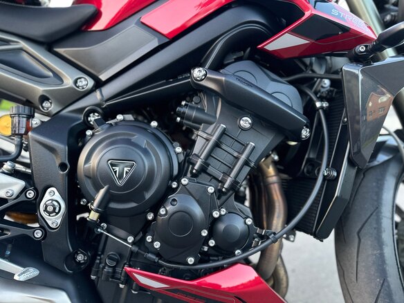 2024 Triumph Street Triple, красный, 1250000 рублей - вид 7