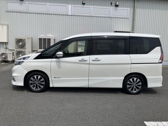 2021 Nissan Serena S-Hybrid V (C27) Рестайлинг, белый - вид 4