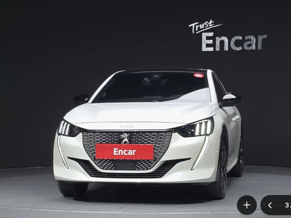 2021 Peugeot 208 II, белый - вид 2