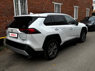 2024 Toyota RAV4 V (XA50), белый, 3000000 рублей, вид 4