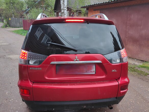 2010 Mitsubishi Outlander II Рестайлинг, красный, 819000 рублей - вид 2
