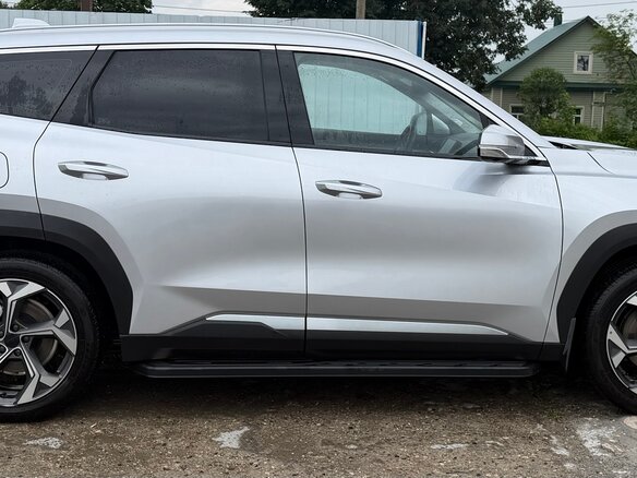 2025 Geely Atlas II, серебристый, 3800000 рублей - вид 2