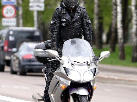2010 Yamaha FJR1300, серебристый, 670000 рублей, вид 5