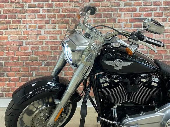 2018 Harley-Davidson Fat Boy, чёрный, 2200000 рублей - вид 4