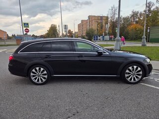 2017 Mercedes-Benz E-Класс All-Terrain 220 d V (W213, S213, C238), чёрный, 3100000 рублей, вид 3