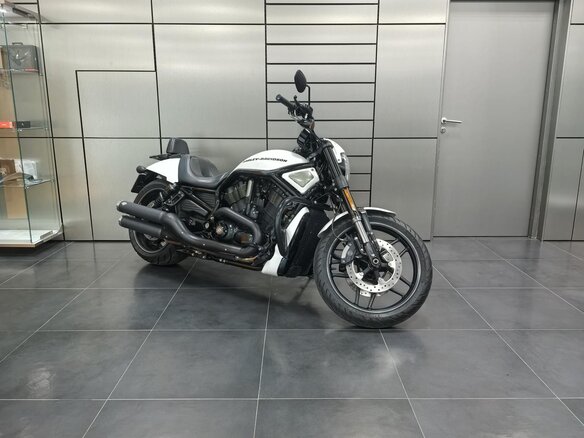2016 Harley-Davidson V-Rod, белый, 1680000 рублей