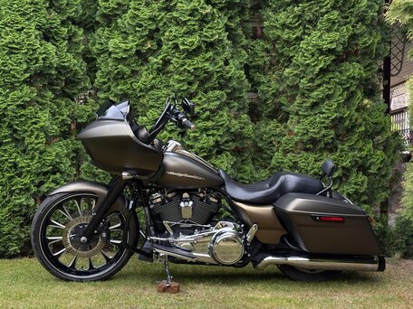2017 Harley-Davidson Road Glide, зелёный, 1600000 рублей, вид 4