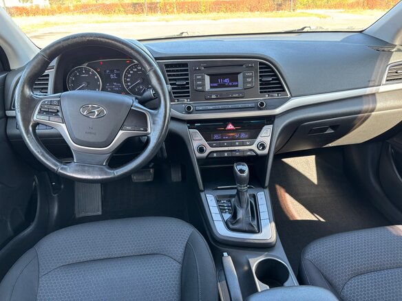 2016 Hyundai Elantra VI (AD), синий, 1320000 рублей - вид 16