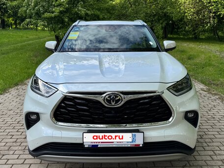 2026 Toyota Highlander IV (XU70), белый, вид 4