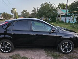 2010 Ford Focus II Рестайлинг, чёрный, 700000 рублей, вид 3