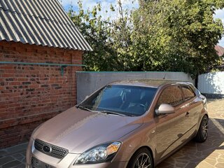 2008 Kia Ceed I, бежевый, 750000 рублей, вид 2
