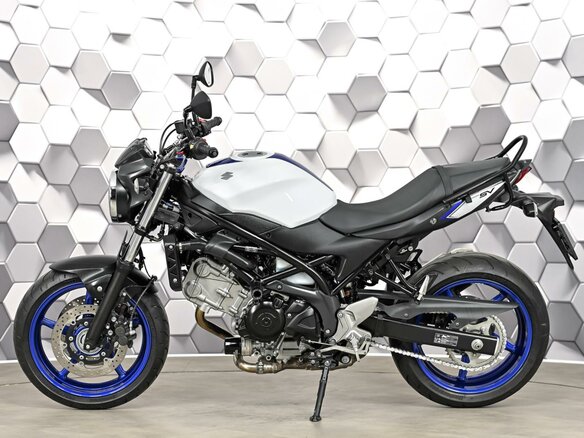 2016 Suzuki SV 650, белый, 645000 рублей - вид 3