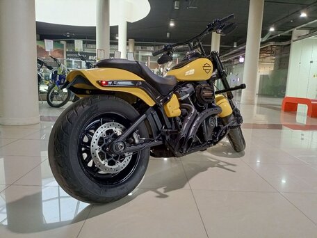 2018 Harley-Davidson Fat Bob, жёлтый, 1650000 рублей, вид 5