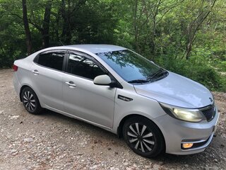 2016 Kia Rio III Рестайлинг, серебристый, 630000 рублей, вид 5