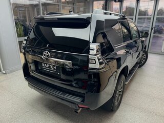 2022 Toyota Land Cruiser Prado 150 Series Рестайлинг 3, чёрный, 6890000 рублей, вид 4