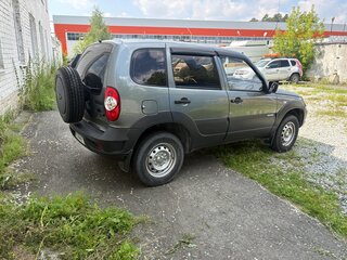 2012 Chevrolet Niva I Рестайлинг, серый, 575000 рублей, вид 3
