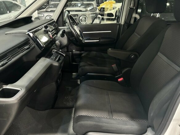 2015 Honda Stepwgn V, белый, 1649000 рублей - вид 19