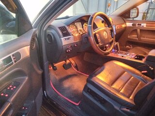2009 Volkswagen Touareg I Рестайлинг, чёрный, 1450000 рублей, вид 5