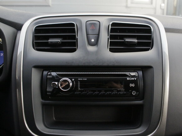 2015 Renault Logan II, серый, 745000 рублей - вид 11