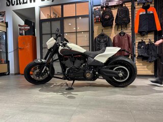 2019 Harley-Davidson FXDR 114, белый, 2099000 рублей, вид 4