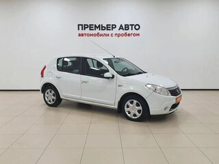 2013 Renault Sandero I, белый, 620000 рублей, вид 1